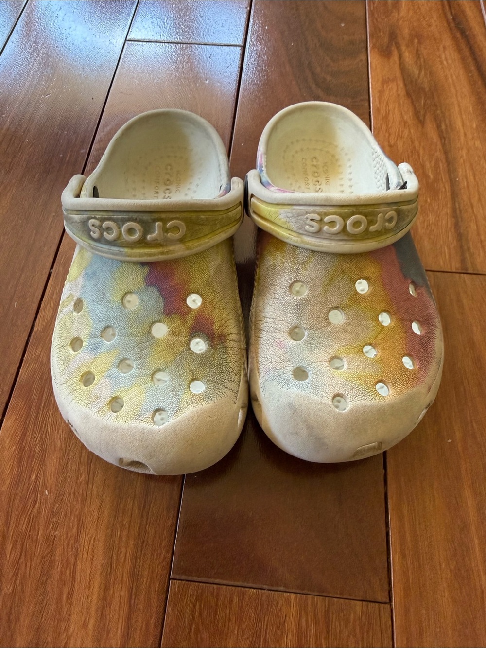 CROCS Kids Tie-Dye Slip-On Water Clogs in Yellow, Blue & Pink